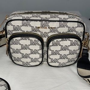 Michael Kors Crossbody